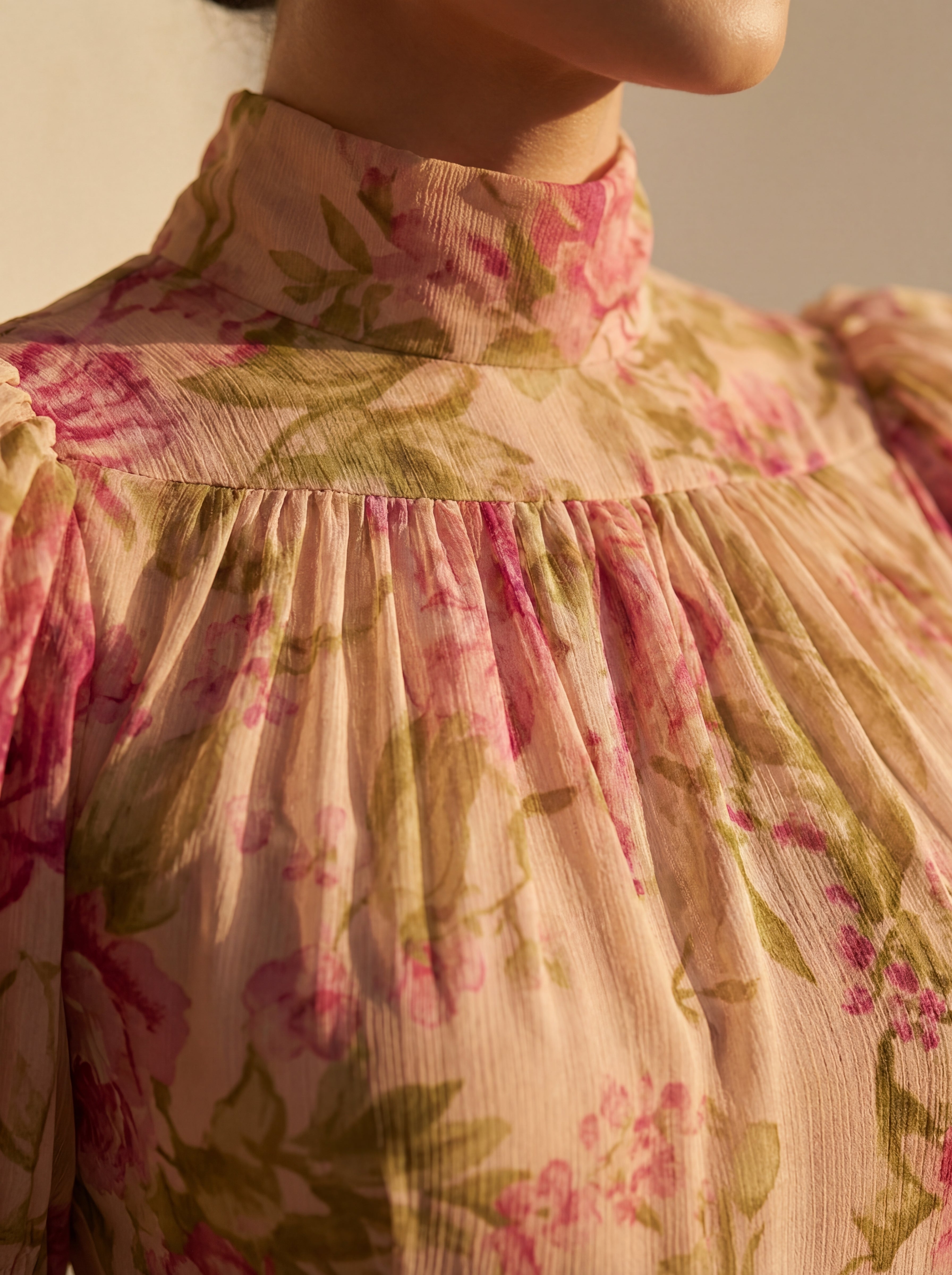 Rosario – Vestido Floral Elegante