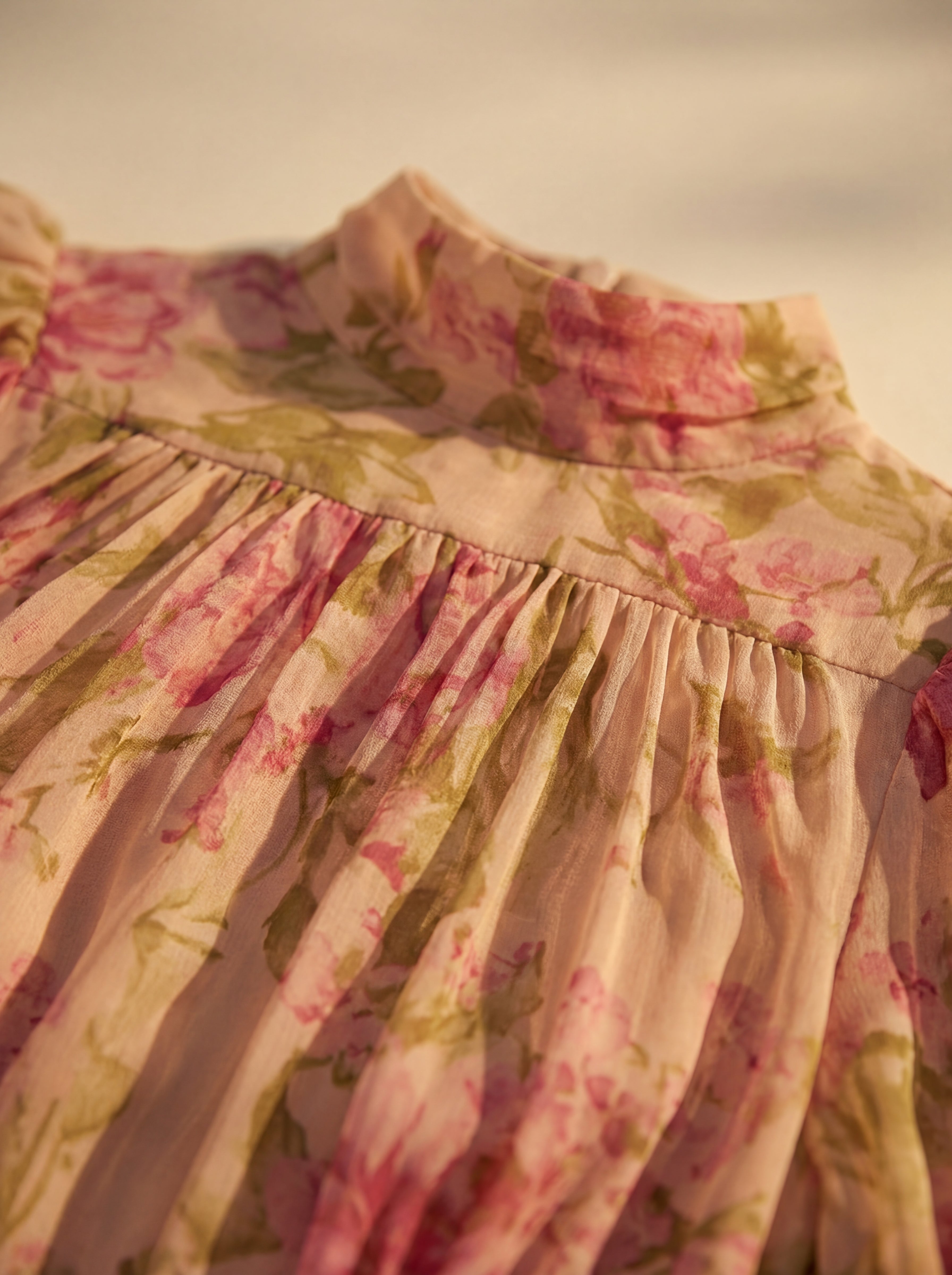 Rosario – Vestido Floral Elegante